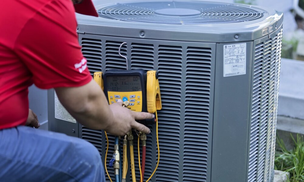 HVAC technician diagnosing AC short cycling causes at a Florida home